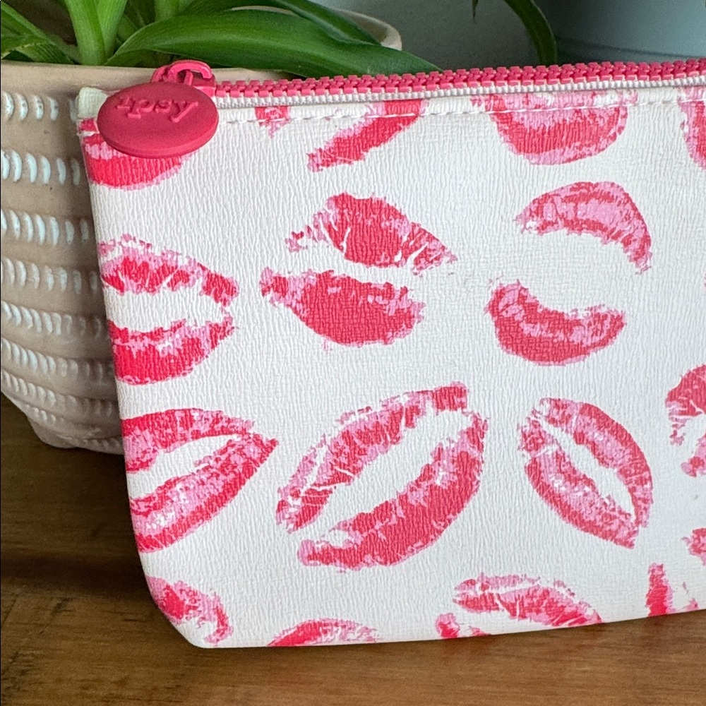 Ipsy Pink Lip Print Women's Bag - Picture 2 of 5
